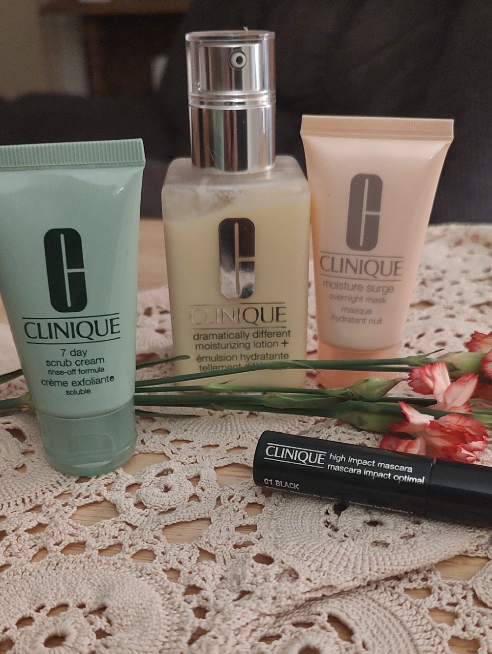 Clinique Women's Skincare Set - Green, Yellow, Pink & Black